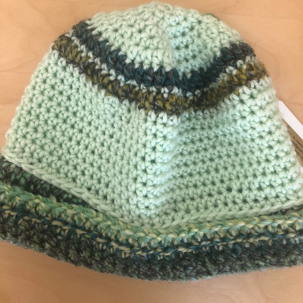 Light green wool hat - Medium
